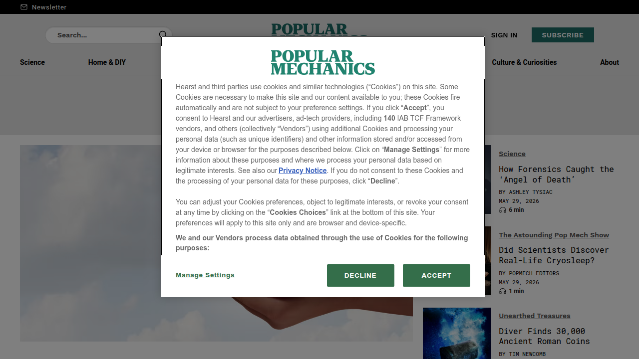 Screenshot of the Popular Mechanics homepage, a magazine focusing on science, technology, and DIY.