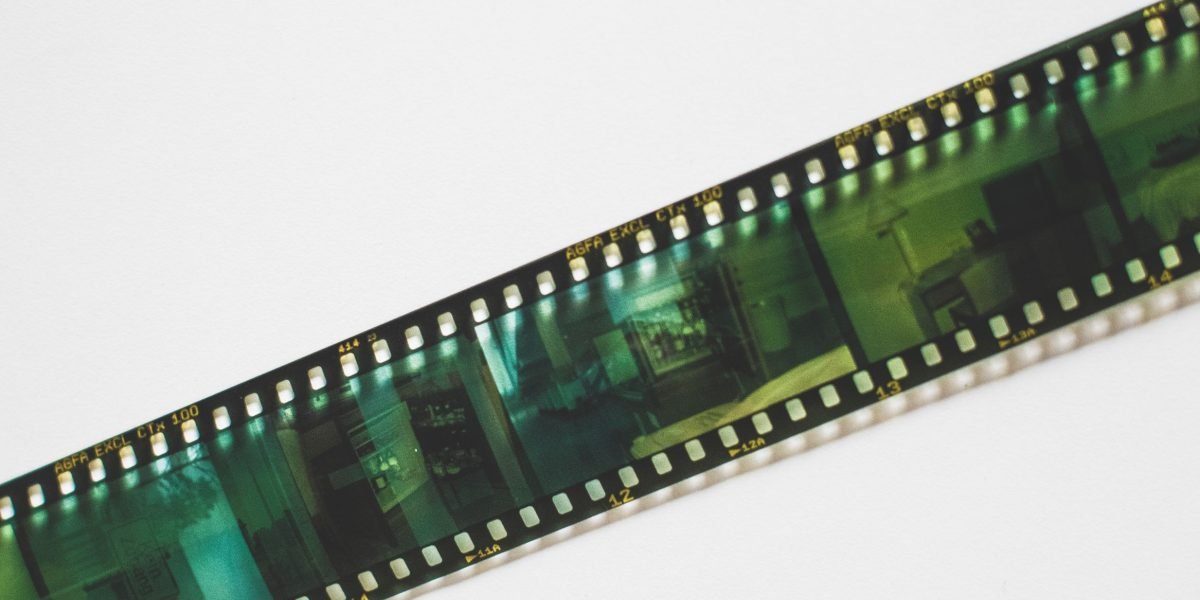 This article explores the crossover between time travel cinema and species horror, explaining why fans of temporal puzzles will find creature-driven stories esp...
